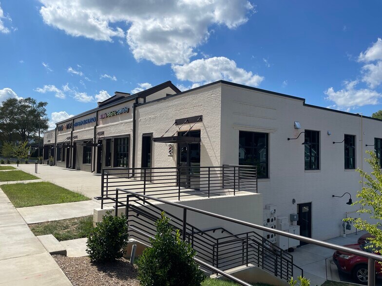 More Photos Of 2501 The Plaza, Charlotte Storefront For Lease