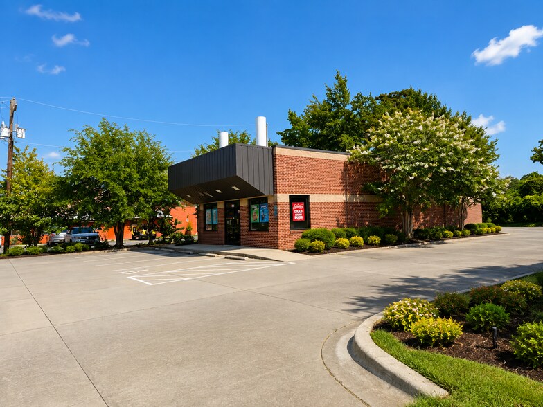 More Photos Of 512 N Berkeley Blvd, Goldsboro Freestanding For Lease
