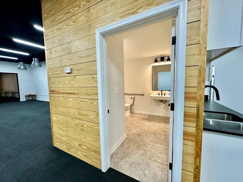 More Photos Of 6320 Five Mile Centre Park, Fredericksburg Office For Sale