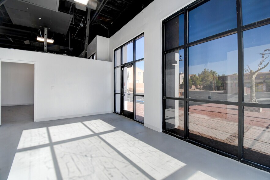 More Photos Of 4255 S Durango Dr, Las Vegas Freestanding For Lease