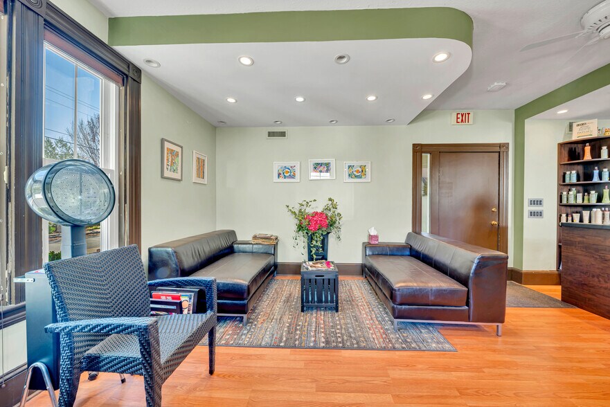 More Photos Of 68 Park St, Andover Office For Sale