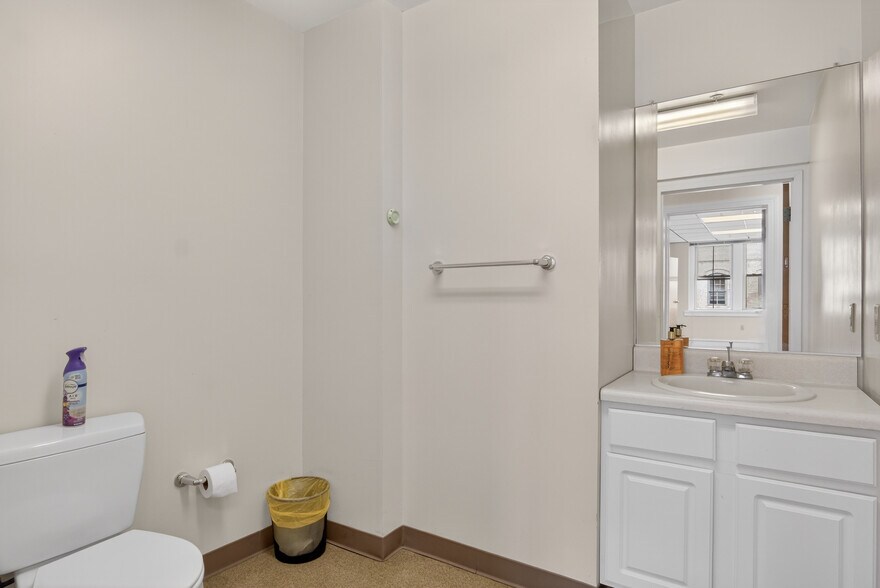 More Photos Of 104-110 S Hill Ave, South Hl, South Hill Office Residential For Sale