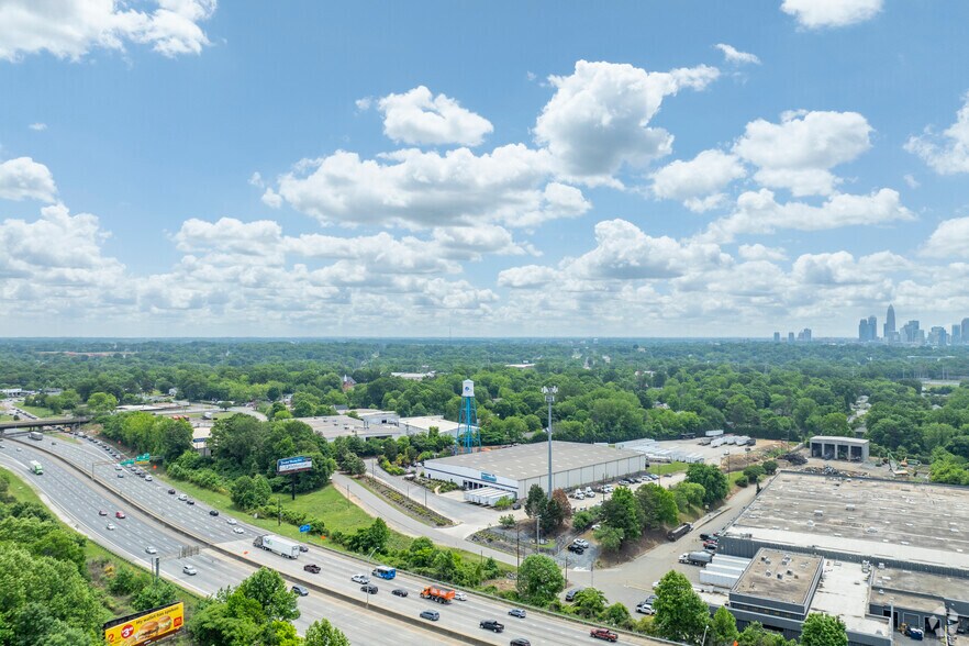 More Photos Of 129 Dupree St, Charlotte Distribution For Sale