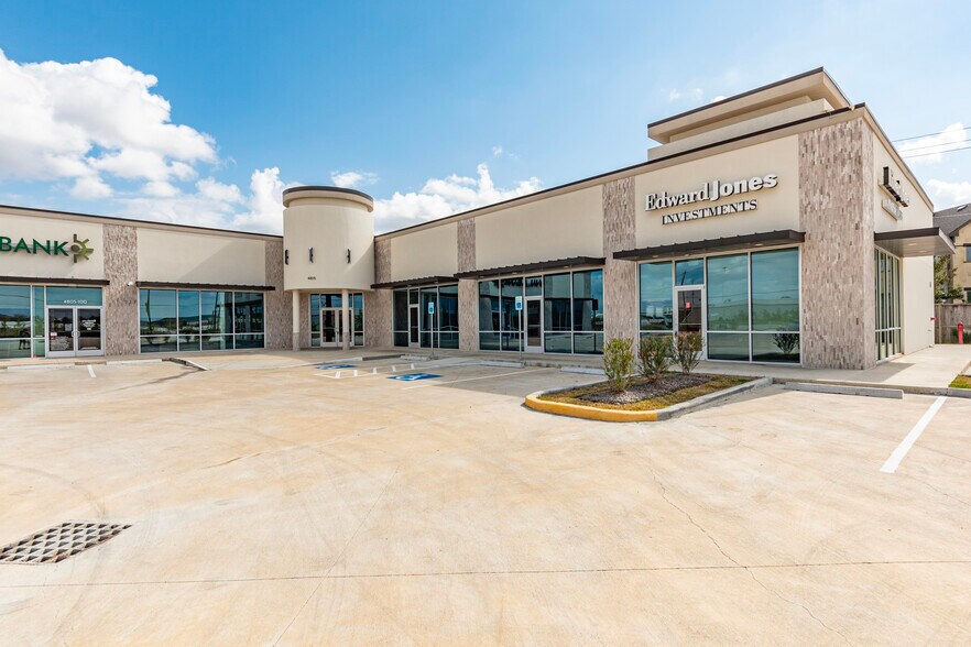 More Photos Of 4805 E Sam Houston Pky S, Pasadena Medical For Lease