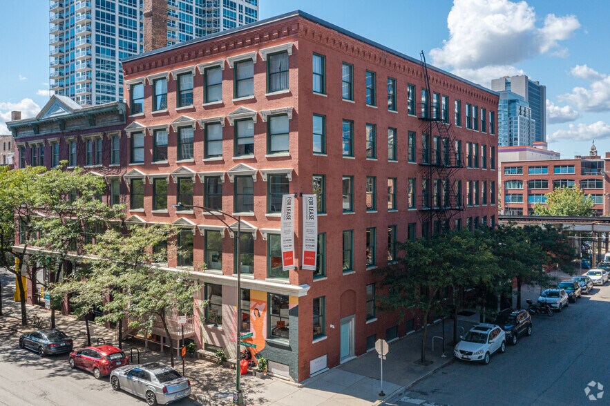 Primary Photo Of 303 W Institute Pl, Chicago Medical For Lease
