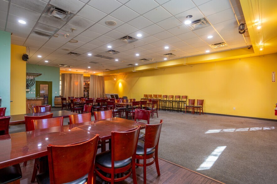 More Photos Of 801 E New Haven Ave, Melbourne Restaurant For Sale