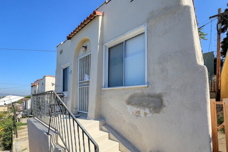 More Photos Of 1303 Lilac Terrace, Los Angeles Apartments For Sale