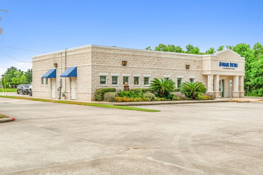 More Photos Of 3095 College St, Beaumont Medical For Sale