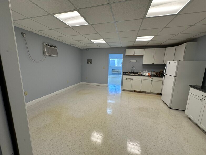 More Photos Of 2164 Platinum Rd, Apopka Light Distribution For Lease