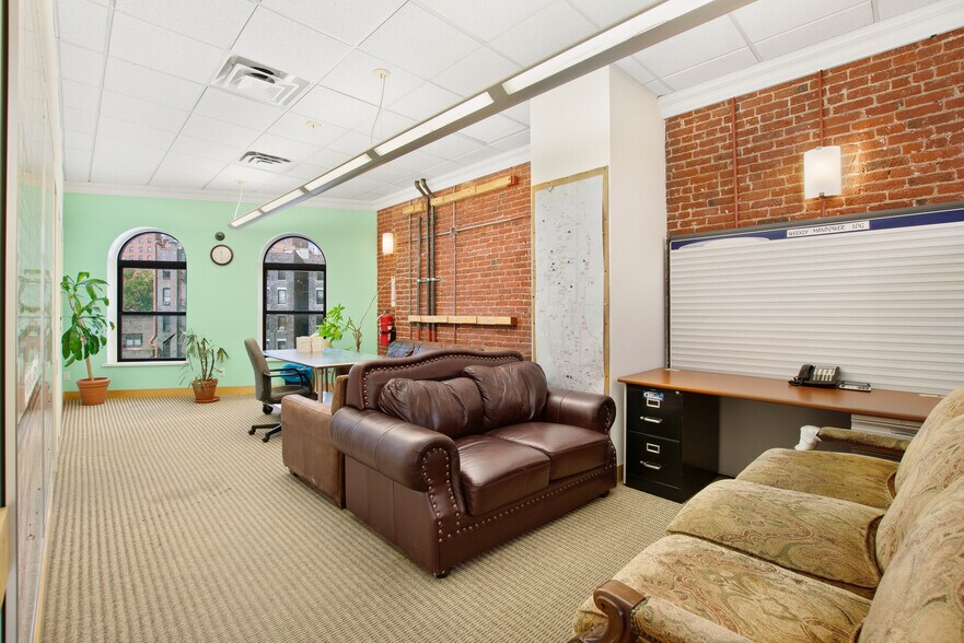 More Photos Of 417 W 126th St, New York Flex For Sale