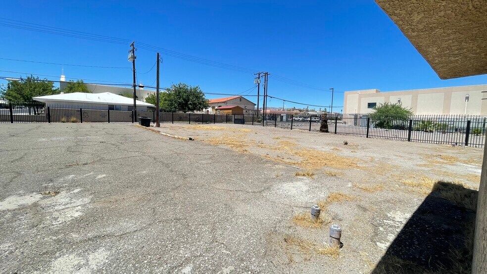 More Photos Of 701 W Broadway St, Needles Fast Food For Sale