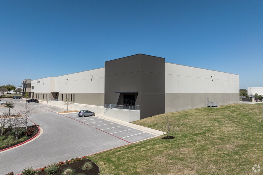 More Photos Of 15408 Long Vista Dr, Austin Light Manufacturing For Lease