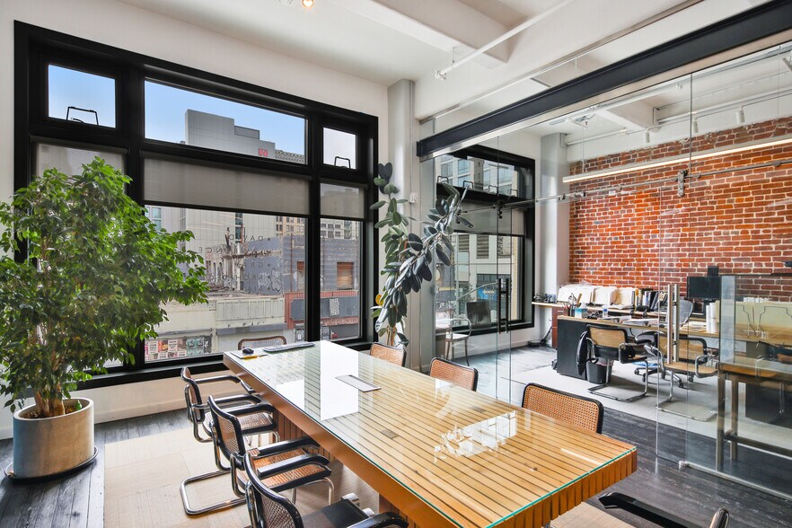 More Photos Of 353 S Broadway, Los Angeles Office For Lease