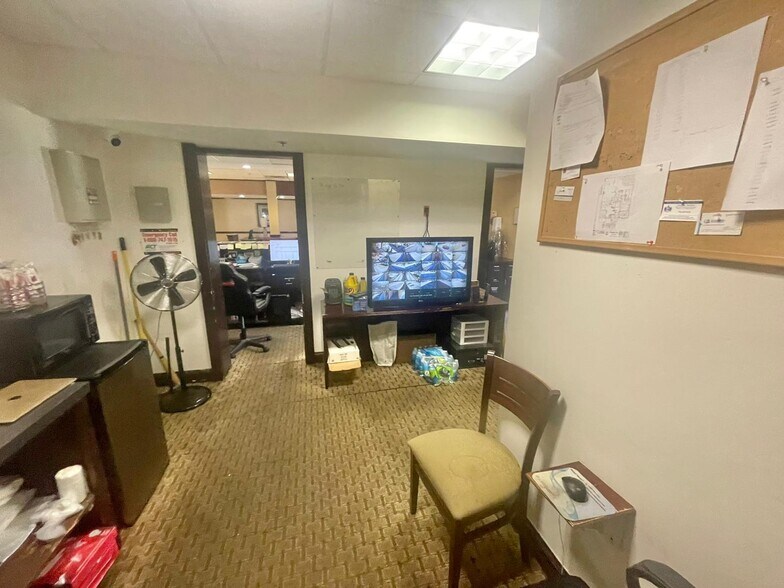 More Photos Of 1700 US-280, Phenix City Hotel For Sale