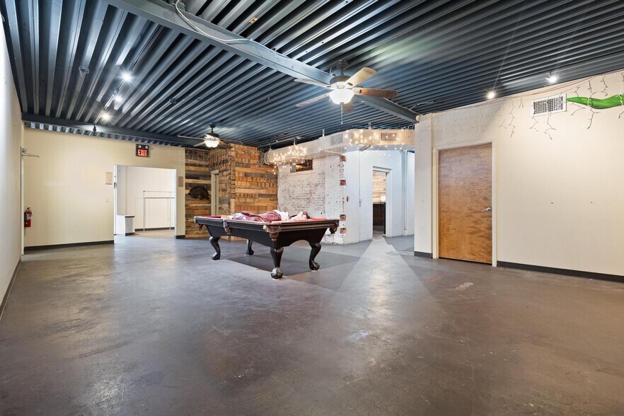 More Photos Of 325 E Lemon St, Tarpon Springs Warehouse For Sale