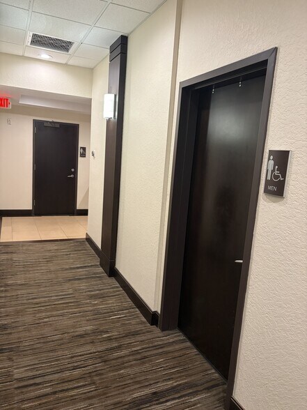 More Photos Of 1961 NW 150th Ave, Pembroke Pines Office For Lease