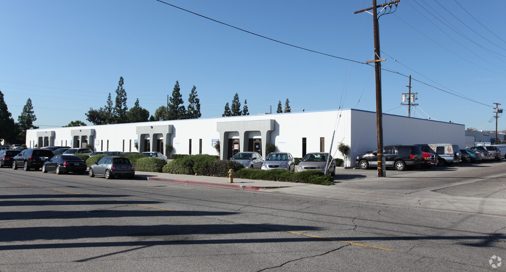 Primary Photo Of 9701-9729 Lurline Ave, Chatsworth Warehouse For Lease