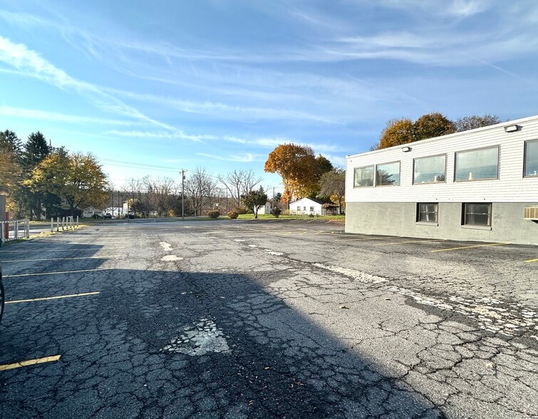 More Photos Of 8390 Seneca Tpke, New Hartford Restaurant For Sale