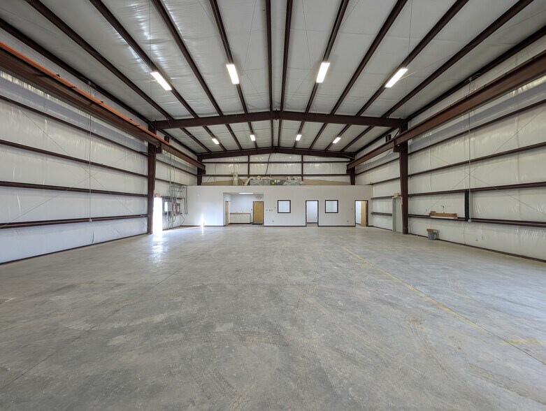 More Photos Of 2605 S County Road 1242, Midland Warehouse For Lease