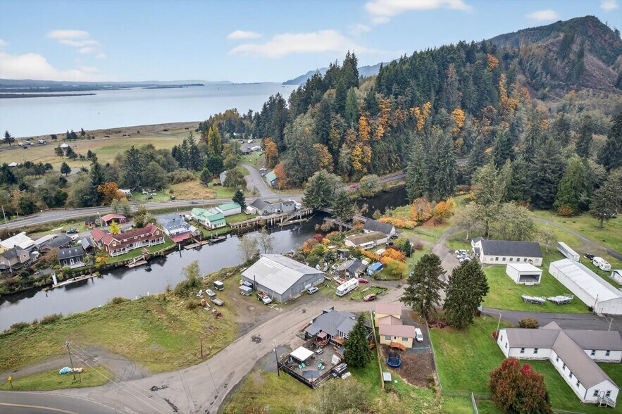 More Photos Of 8 Fairgrounds Rd, Skamokawa Restaurant For Sale