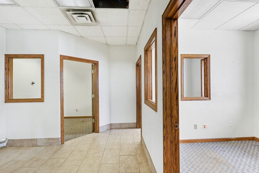 More Photos Of 801 W Main St, Owosso Office For Sale