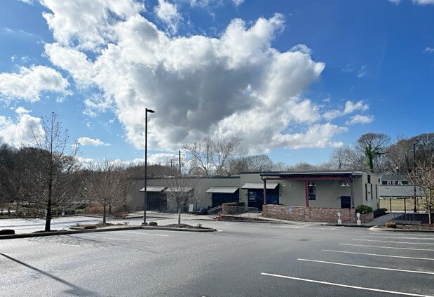 More Photos Of 642 North Ave NW, Atlanta Office For Lease