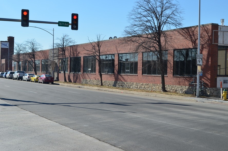 More Photos Of 1534 Burlington St, North Kansas City Warehouse For Lease
