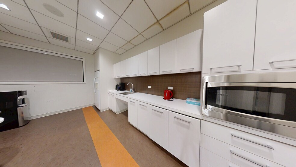 More Photos Of 1333 60th St, Brooklyn Office For Lease