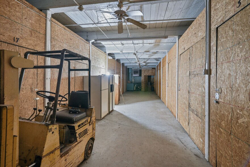 More Photos Of 45 Old Flat River, Coventry Manufacturing For Sale