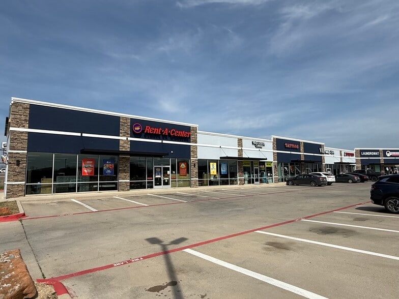 Primary Photo Of 1401 S US Highway 81-287, Decatur Storefront Retail Office For Lease