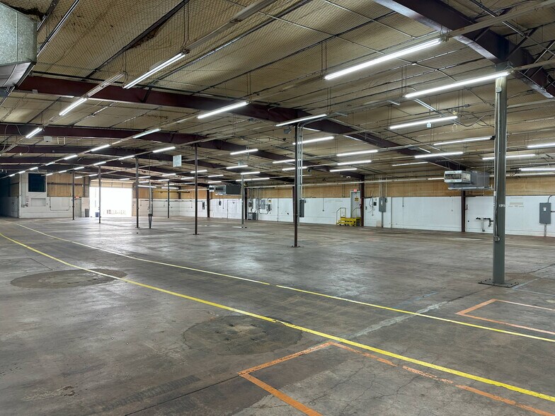 More Photos Of 1703 Industrial Blvd, Brenham Manufacturing For Lease