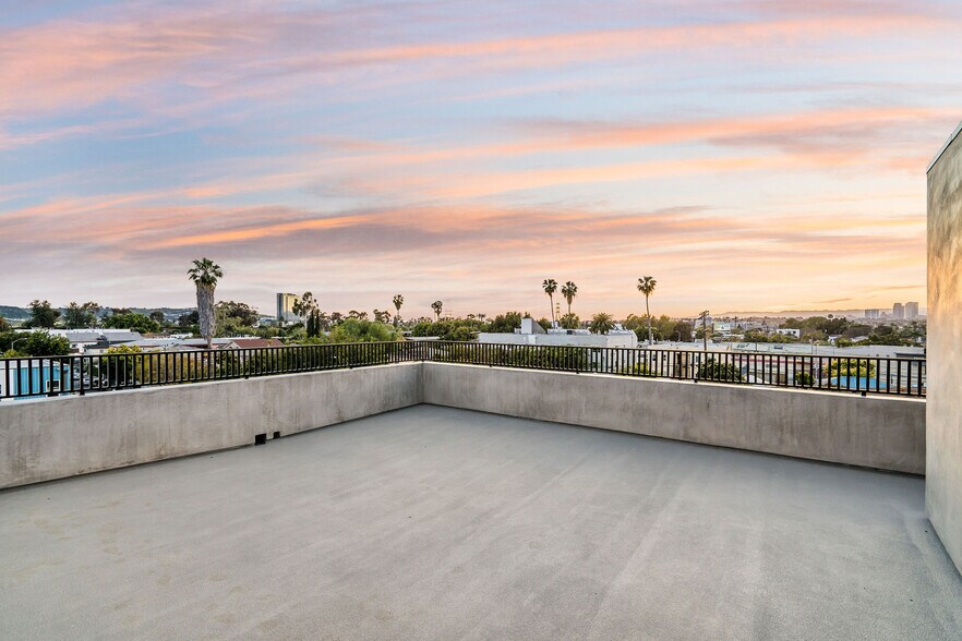 More Photos Of 2204 Carmona Ave, Los Angeles Apartments For Sale