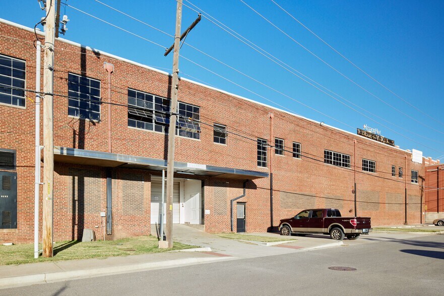 More Photos Of 11 NE 11th St, Oklahoma City Warehouse For Sale