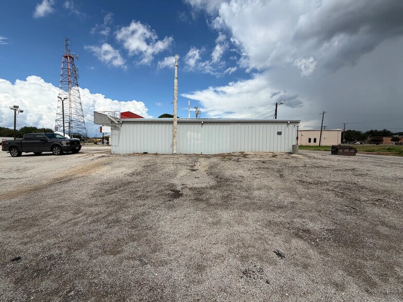 More Photos Of 3917 1st St, Abilene General Retail For Lease