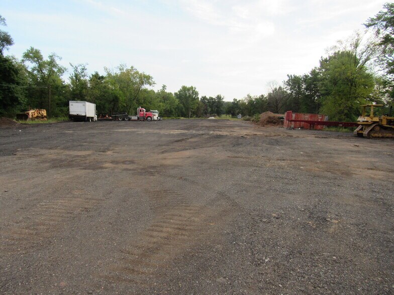 More Photos Of 309 Route 33 East, Manalapan Land For Lease