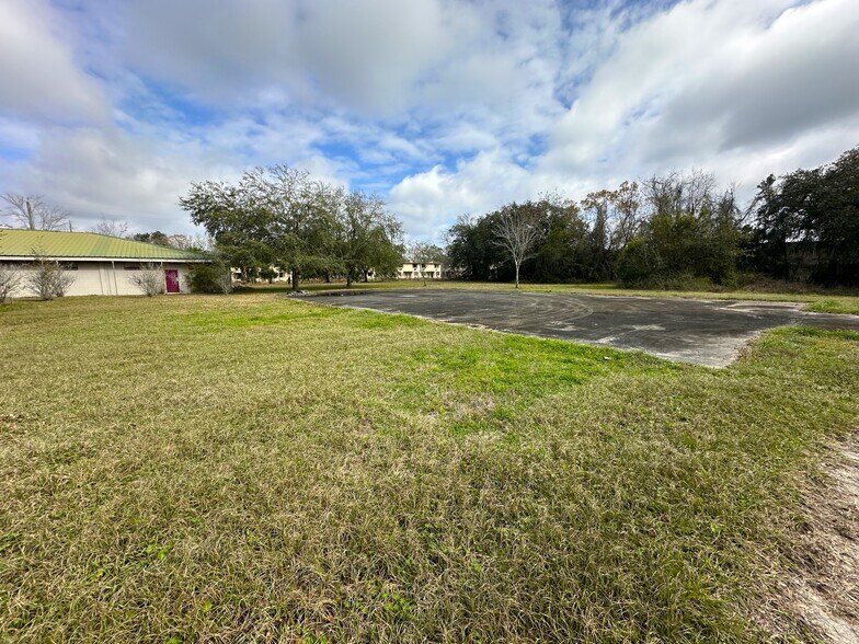 More Photos Of 2335 N Davis St, Jacksonville Religious Facility For Sale