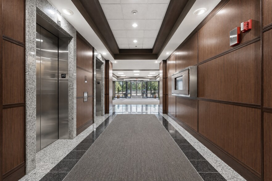 More Photos Of 11010 Prairie Lakes Dr, Eden Prairie Office For Lease