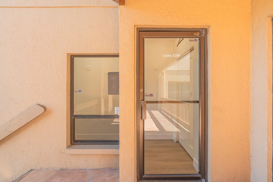 More Photos Of 2831 Ringling Blvd, Sarasota Unknown For Lease