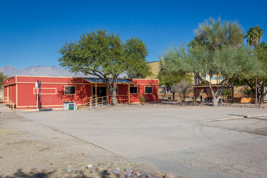 More Photos Of 3767 E Grant Rd, Tucson Office For Sale
