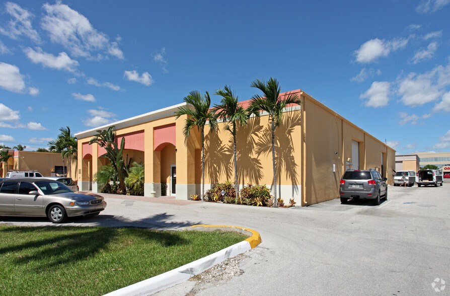Primary Photo Of 121-125 NW 11th St, Boca Raton Warehouse For Lease