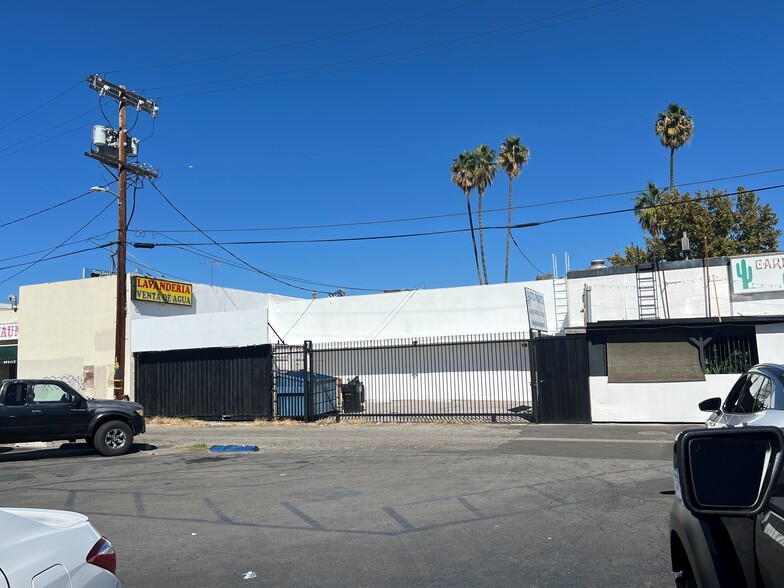 More Photos Of 18330 Sherman Way, Reseda Storefront For Lease