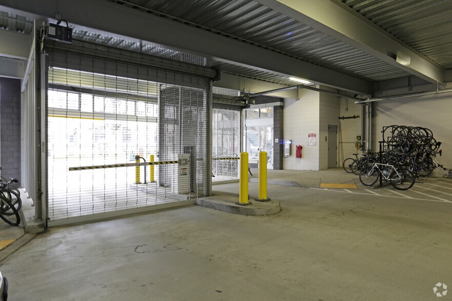 More Photos Of 121 S Highland Ave, Pittsburgh Apartments For Lease