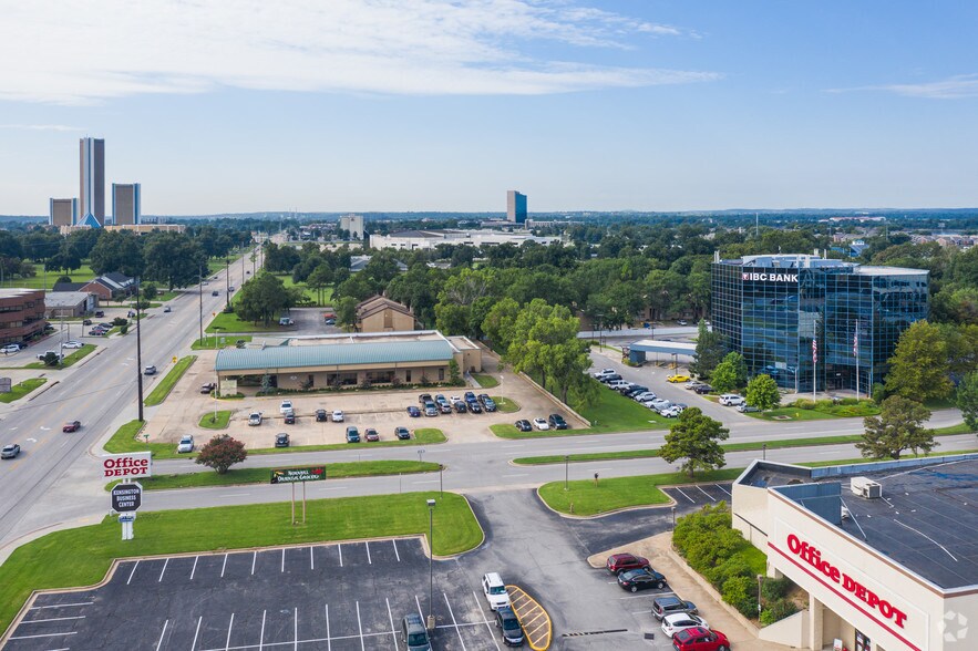 More Photos Of 2250 E 73rd St, Tulsa Office For Lease