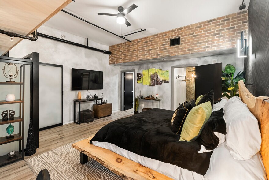 More Photos Of 302-390 11th Ave, San Diego Apartments For Sale