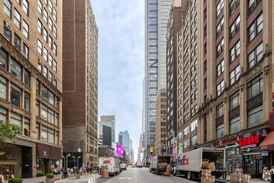 More Photos Of 589 Eighth Ave, New York Loft Creative Space For Lease