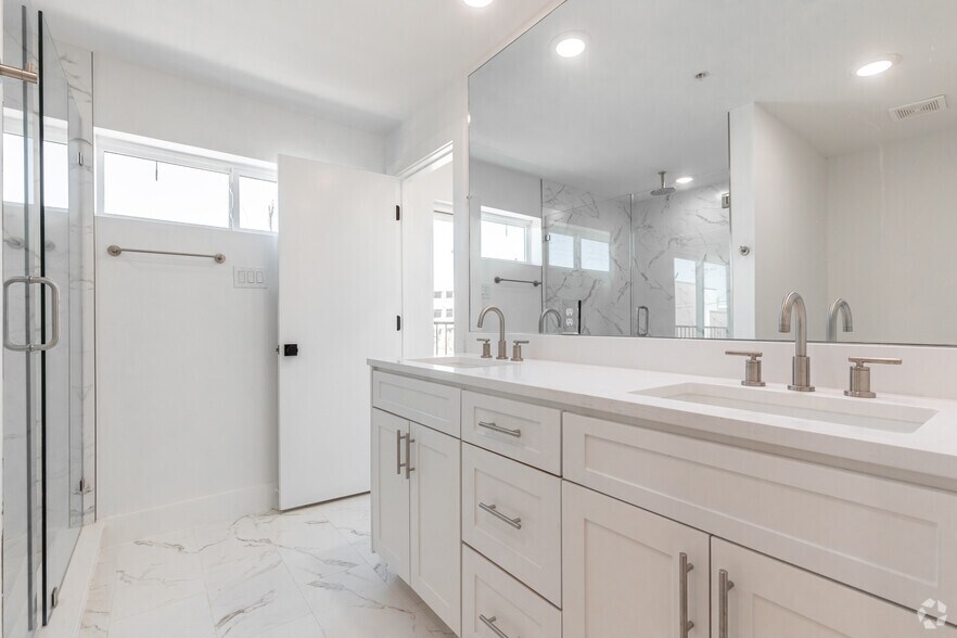 More Photos Of , Dallas Multifamily For Sale