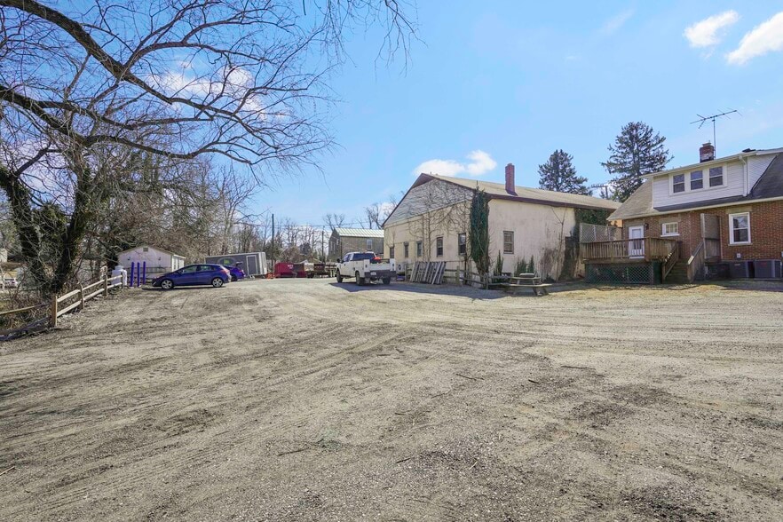 More Photos Of 43 E Colonial Hwy, Hamilton Restaurant For Sale