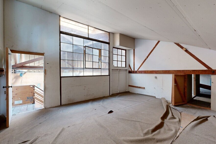 More Photos Of 1035 Murray St, Berkeley Showroom For Lease