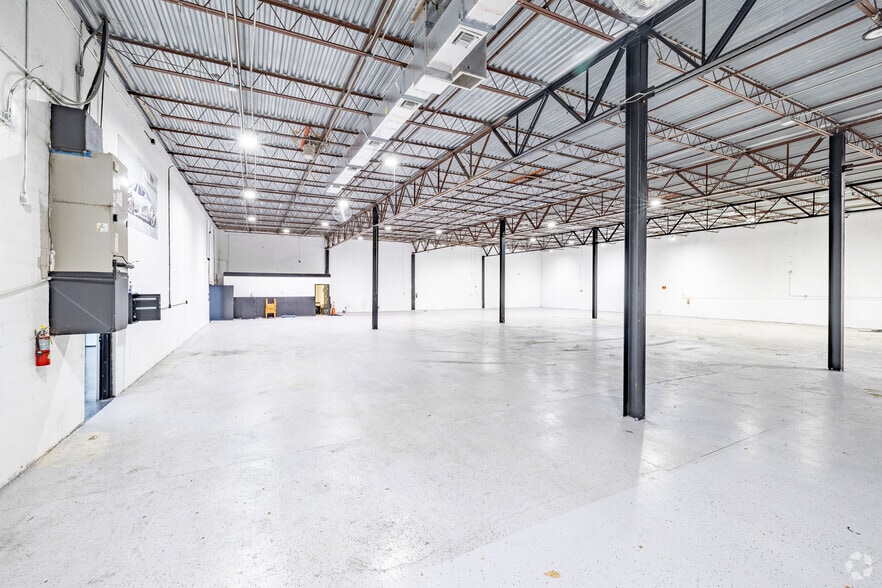 More Photos Of 4200-4250 NW 72nd Ave, Miami Warehouse For Lease