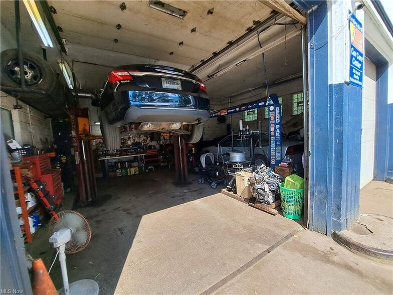 More Photos Of 2884 Scranton Rd, Cleveland Auto Repair For Sale